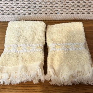 Lote de 2 toallas Wamsutta Hygro amarillo pálido yema de dedo tamaño de colección - Imagen 1 de 4