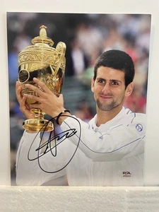 Novak Djokovic signed 8x10 Foto PSA/DNA handsigniert Tennis Ziege Wimbledon - Bild 1 von 3