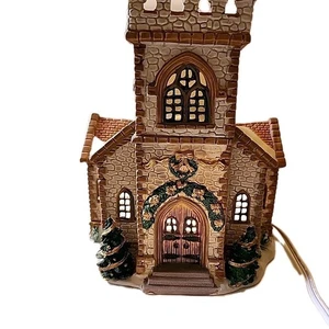 LEMAX VILLAGE CHURCH Of The Caddington Village Series With Box (2001) lighted - Picture 1 of 13