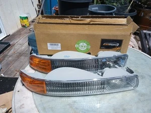 1999-2006 Replacement Parking Turn Signal Light Pair For GMC Sierra Yukon XL - Picture 1 of 4