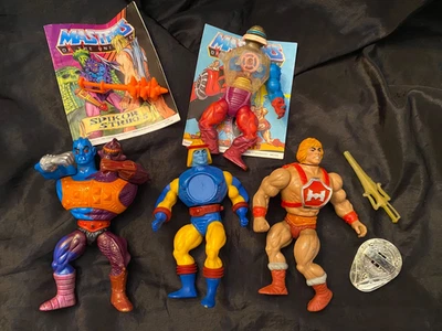 MOTU Thunder Punch He-Man/Roboto/Sy-Klone/ Two Bad - Masters of the Universe - Imagem 1 de 4