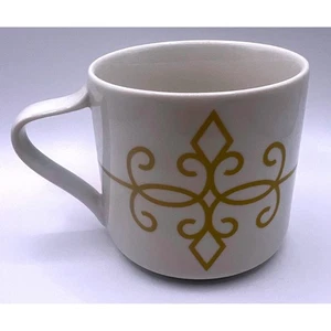 Starbucks 12 oz White Mug - Gold Scrollwork Pattern (2015) - Bild 1 von 4