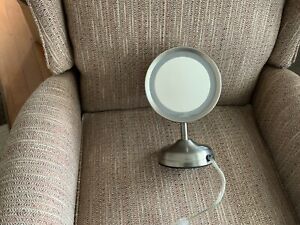 conair double-sided lighted makeup mirror- Preowned