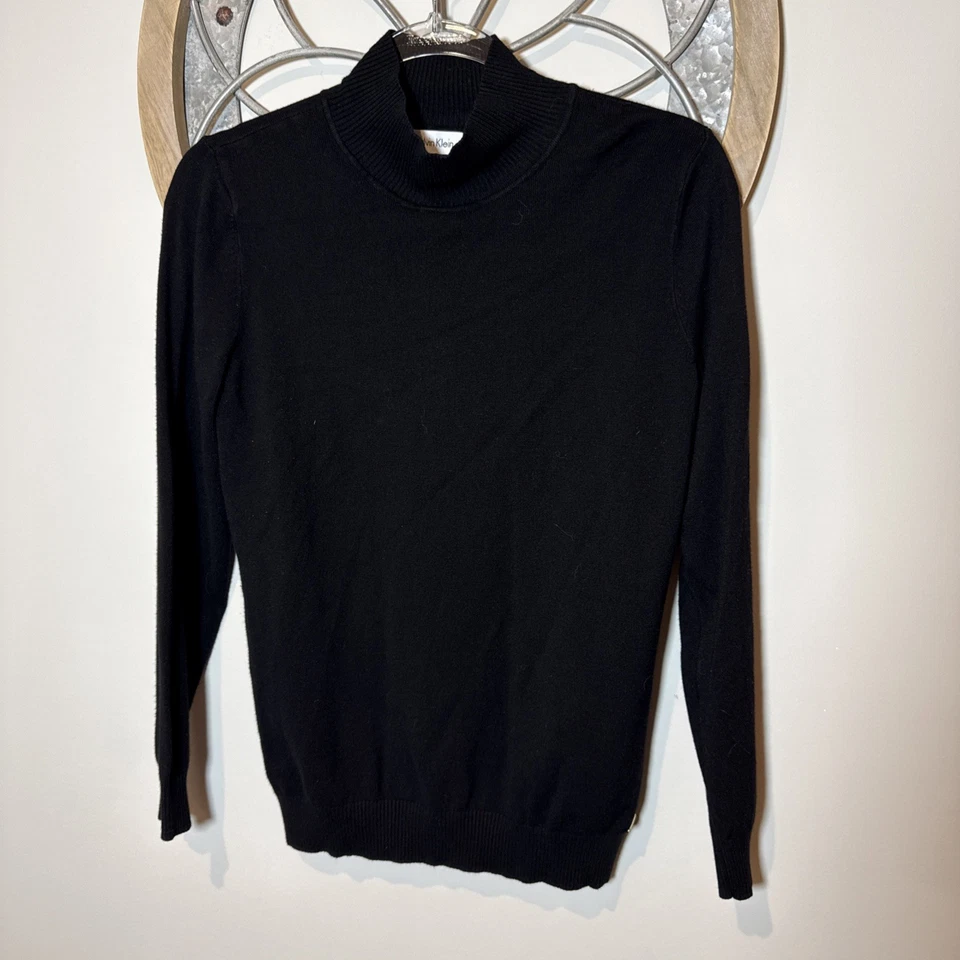Suéter Clásico Calvin Klein Para Mujer Talla M Negro Logo Borde Cuello Simulado Manga Larga Foto 1 de 4