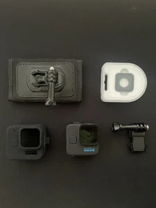 GoPro Hero11 Black Mini + accessoires — fonctionne partiellement - Photo 1/4