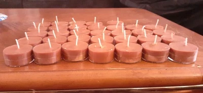 12 TEA LIGHTS IN  CINNAMON PEPPERMINT  SOY WAX HANDMADE HIGHLY SCENTED - Image 1 of 4