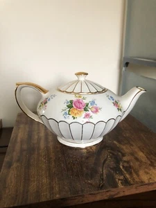 Beautiful Sadler 2375 Vintage Teapot Pink & Yellow Roses Design & Gold Gilding - Picture 1 of 11