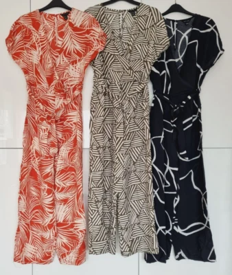 Mono para mujer New Look caqui, naranja, negro envolvente frontal con cinturón al tobillo talla 6-20 Foto 1 de 4