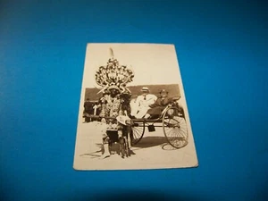 Indien Vintage Postkarte Ureinwohner ziehen Rikscha Banaras, Indien 1936 RPPC - Bild 1 von 2