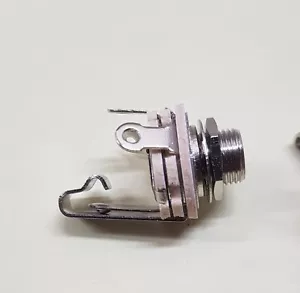 PREMIUM Nickel plated 6.35mm 1/4 Inch MONO Panel Chassis Mount with switched Tip - Picture 1 of 3