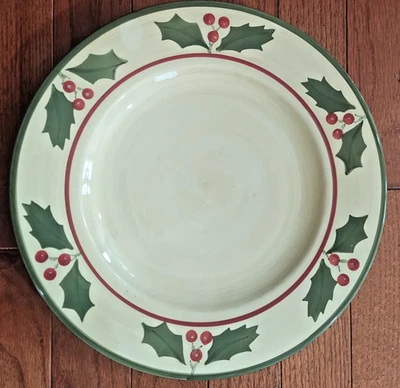 Target Home VICTORIAN HOLLY 10.5" Plato de Cena Navidad Verde Rojo Dorado Foto 1 de 2
