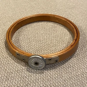 Rare Vintage QUEEN Tension Wheel 4" Wood Embroidery Hoop Ring Felt Lined - Picture 1 of 10
