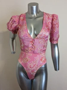 Traje floral de manga corta para mujer Hemant & Nandita rosa pequeño - Imagen 1 de 7