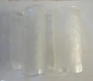 2 Apliques modernos de vidrio de Murano como nuevos con pantalla texturizada esmerilada 7,5" X 3" - Imagen 1 de 7