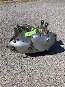 Cigüeñal ligero Triumph 650 6ta 1966 mitad inferior del motor caja de cambios - Imagen 1 de 12