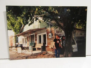 VINTAGE FOUND PHOTOGRAPH COLOR ORIGINAL ART OLD PHOTO MOUNTAIN GENERAL STORE - Picture 1 of 4