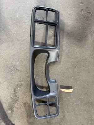 INSTRUMENT CLUSTER DASH BEZEL 2003 - 2006 SILVERADO SIERRA TAHOE SUBURBAN - Image 1 of 4