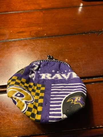 RARE QUILTED COLLECTIBLE BALTIMORE RAVENS LOGO WOMENS COIN PURSE Cover