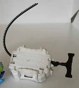 toupie BEYBLADE – HASBRO – lanceur cranté - blanc - Imagen 1 de 1