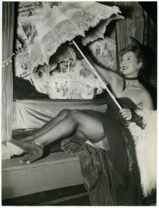 La chanteuse et actrice française Lili Bontemps. - Picture 1 of 2