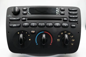 4F1T18C858DC AM/FM/CD OEM RADIO 2004-2007 FORD TAURUS MERCURY SABLE - Picture 1 of 3
