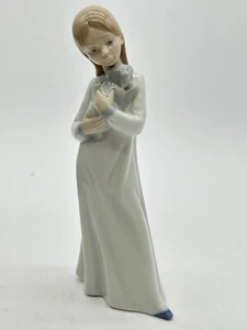 Vintage NAO by Lladro Girl with Puppy Dog Porcelain Figurine - Picture 1 of 7