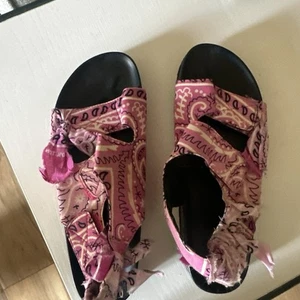 Arizona Love Women's Sandals 37 US 7 Pink Paisley Bandana Boho Open Toe 38 - Picture 1 of 2