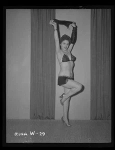 Irving Klaw Model RINA W Leggy Glamour Pin Up Original Camera 4x5 Negative - Picture 1 of 1