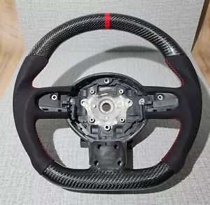 Mini R59, Noir & Rouge Alcantara Et Véritable Carbone Fibre Direction Roue - Picture 1 of 3