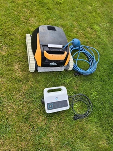 Dolphin E25 Poolroboter funktioniert super sehr guter Zustand - Bild 1 von 1