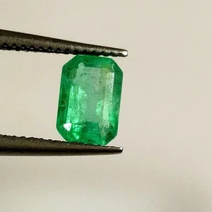 0.87ct Natural Ethiopian Emerald octagon nice green good luster gemstone - Picture 1 of 3