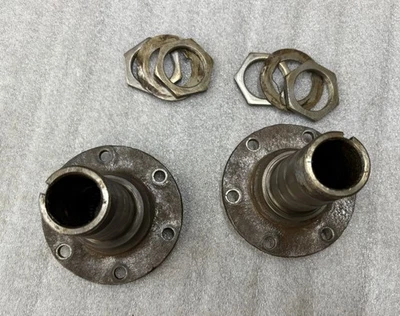 Пара шпинделей дискового тормоза Jeep CJ 77-86 CJ5 CJ7 Dana 30 шпинделей с гайками - Изображение 1 из 4