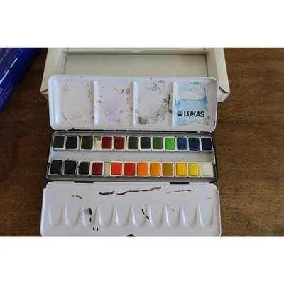 Lukas Acuarela 1862 Acuarelas 24 Media Sartenes 6723 Estuche de Metal Ligeramente Usado Foto 1 de 4