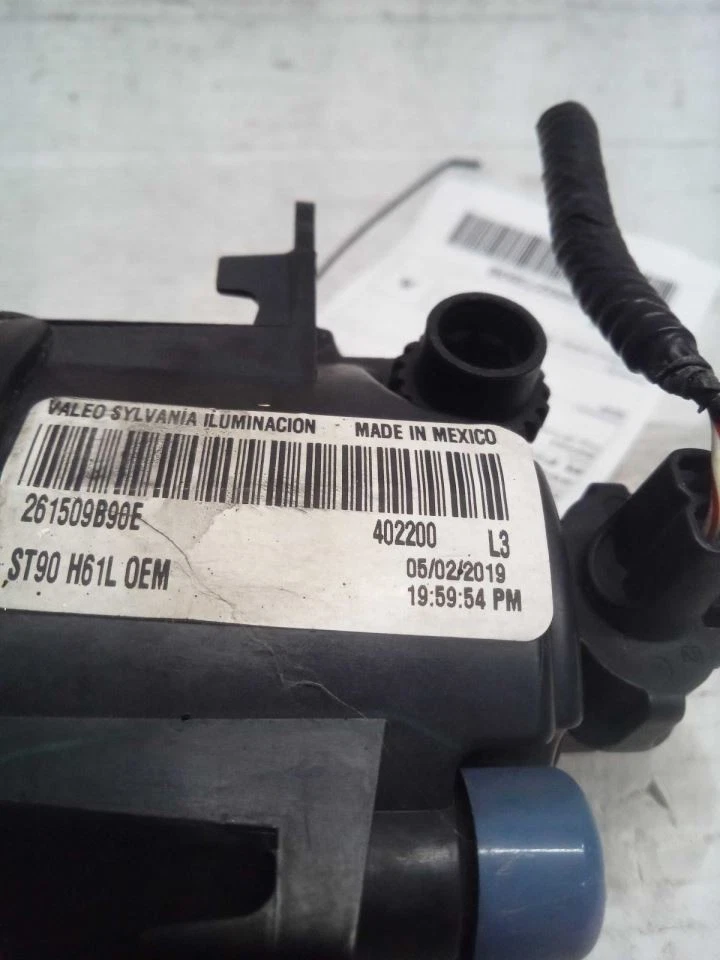 Luz antiniebla de esquina/estacionamiento compatible con 12-21 NV 3500 523557 Foto 1 de 4