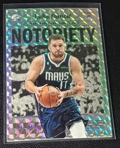 2022-23 Panini Mosaic #4 Notoriety Mosaic Prizm Luka Dončić - Bild 1 von 2