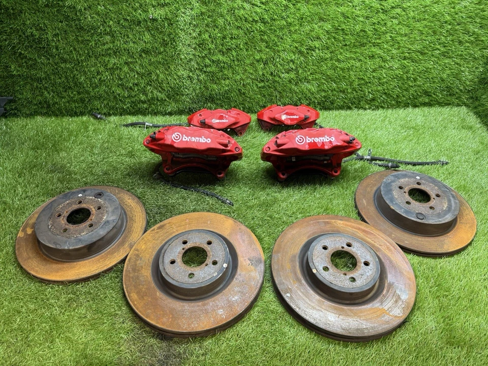 Juego de pinzas y rotores Brembo delanteros y traseros Subaru BRZ OEM Foto 1 de 4