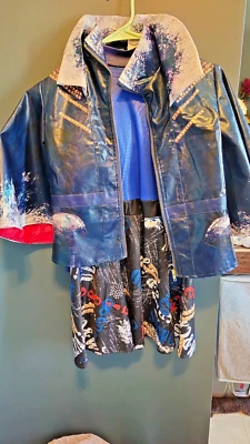 Disfraz Descendientes Evie Deluxe; Vestido con Chaqueta de Cuero Sintético; Niñas Talla 10-12 Foto 1 de 4