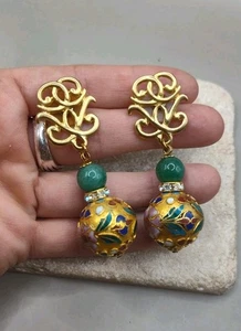 Orecchini Vintage Tono Oro Floreale Cloisonne Giada Strass Pendenti Designer - Foto 1 di 10