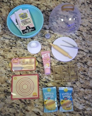 MGA's Make It Mini From Scratch -  VANILLA KITTY COOKIES Miniverse - Image 1 of 3