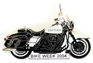 2004 Daytona Beach FL Bike Week White Bagger Classic Motorcycle Biker Pin - Picture 1 of 3
