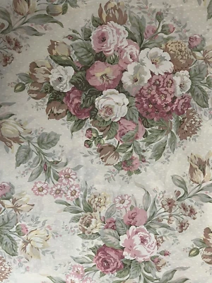 Vintage Actil Sheeting Fabric. Large flowers. 100cm x 100cm - image 1 of 4