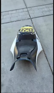 2005 YAMAHA YZF R6 REAR TAIL FAIRING HOTBODIES FIBERGLASS RACE REAR COWL SEAT - Picture 1 of 13