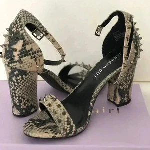 Sandalias Madden Girl Tacones Tachonados Estampado Serpiente Correa al Tobillo Talla 6.5 - Imagen 1 de 5