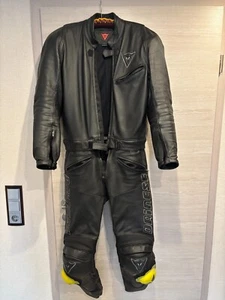 Dainese Motorradkombi Gr 46 Schwarz 2-tlg Lederkombi Jacke Hose - Bild 1 von 11