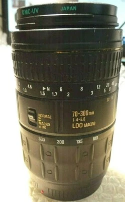 QUANTARY 70 - 300mm 1:4 - 5.6D LDO MACRO LENS FOR Minolta AF NON-TESTED - Image 1 of 4