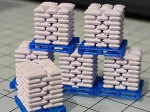 Pallets of white Sacks Blue pallet OO Gauge 1:76 Scale Model Railway (6 Pack) - Picture 1 of 8