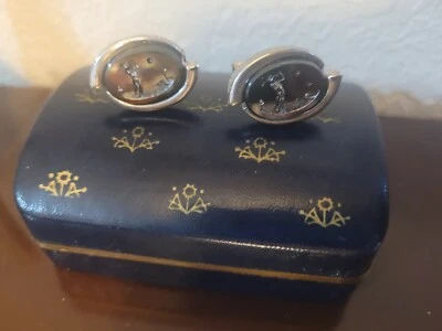 GEMELOS DE GOLF VINTAGE AÑOS 60 TONO PLATA METAL INTAGLIO VIDRIO NEGRO Foto 1 de 4