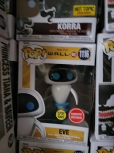 Funko Pop Disney Eve #1116 Glow in the Dark Wall-E GameStop Exclus. SIEHE BILDER M03 - Bild 1 von 1