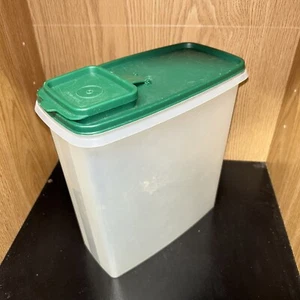 Vintage Tupperware Dry Goods Cereal Storage Container 1588-1 Flip Top 1590-7 - Picture 1 of 12