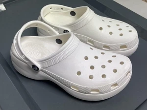 Crocs klassische Plateau-Clog-Schuhe Damengröße 9 bequeme Slipper Sandale Freizeit - Bild 1 von 10